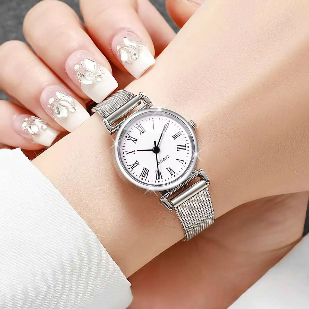 1/2 個ファッション女性用腕時計カジュアルローマダイヤルメ - Stainless Mesh Band のレビューと価格