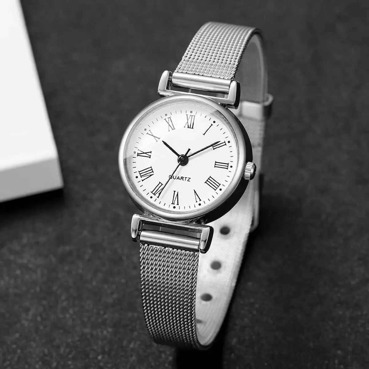 1/2 個ファッション女性用腕時計カジュアルローマダイヤルメ - Stainless Mesh Band のレビューと価格